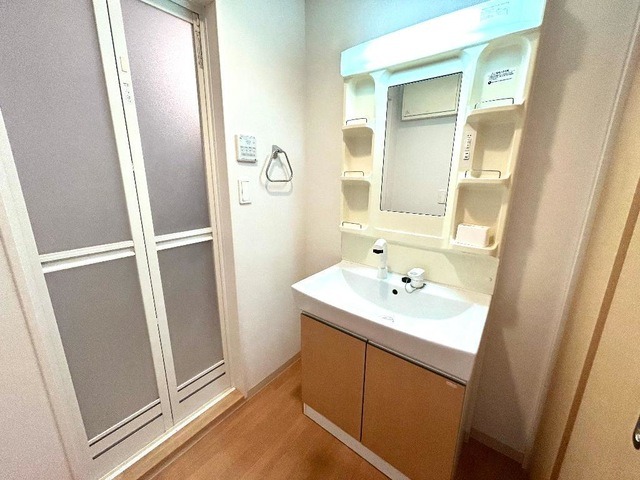 ��ʌ�����s�˒˓�R���ڂ̃}���V�����̐��ʏ�