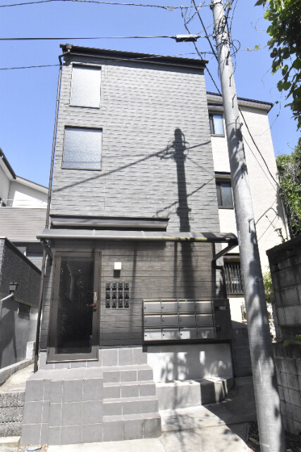 ��ʌ��������܎s�k����i���Q����1590-1�̃A�p�[�g�̌����O��