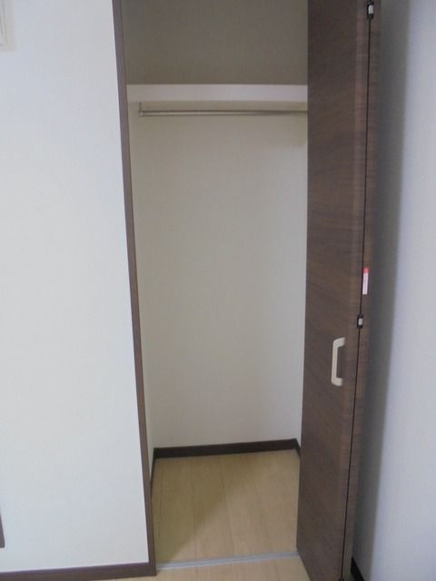 ��ʌ��������܎s�k����i���Q���ڂ̃A�p�[�g�̎��[