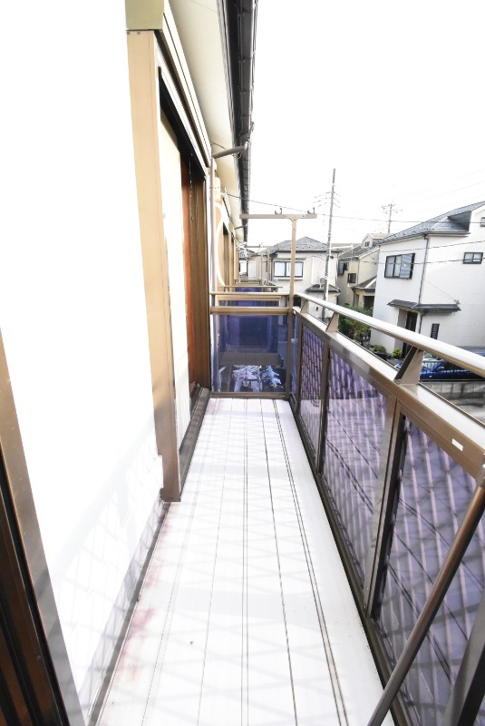 ��ʌ��������܎s����厚���m��̃A�p�[�g�̃o���R�j�[