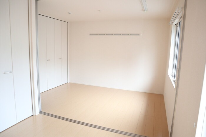 ��ʌ�����s�厚������̃A�p�[�g�̂��̑������E�X�y�[�X