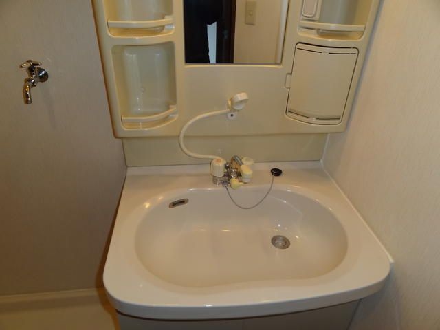 ��ʌ��������܎s��{����ؒ��Q���ڂ̃}���V�����̐��ʏ�