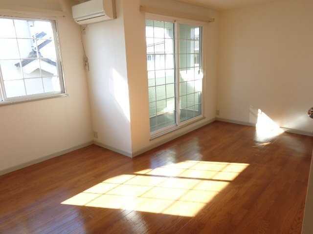 ��ʌ��������܎s��΋���Q���ڂ̃A�p�[�g�̋��ԁE���r���O