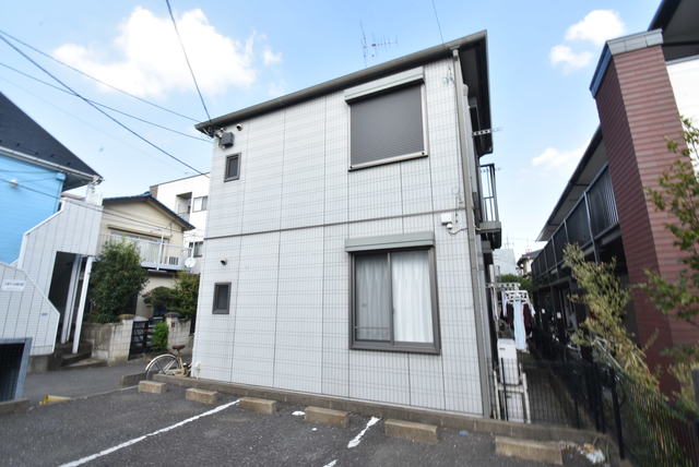 ��ʌ��������܎s�������˂R���ڂ̃A�p�[�g�̒��ԏ�