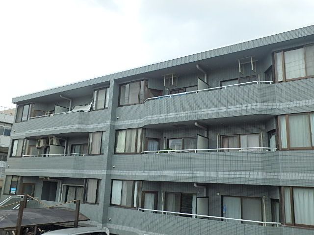 ��ʌ��������܎s�k��y�C���P����70-12�̃}���V�����̌����O��