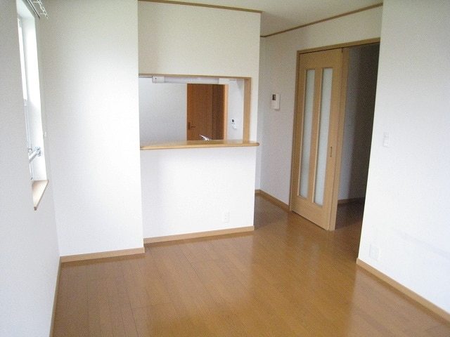 ��ʌ��k�����S�ɓޒ����h��S���ڂ̃A�p�[�g�̋��ԁE���r���O