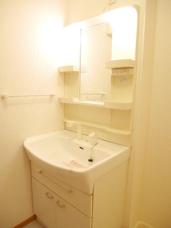 ��ʌ��k�����S�ɓޒ����h��S���ڂ̃A�p�[�g�̐��ʏ�