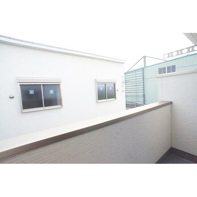 ��ʌ��������܎s�΋�����P���ڂ̃e���X�n�E�X�̃o���R�j�[