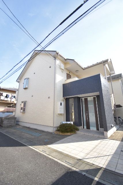 ��ʌ��������܎s�k����i���Q����521-2�̃A�p�[�g�̌����O��