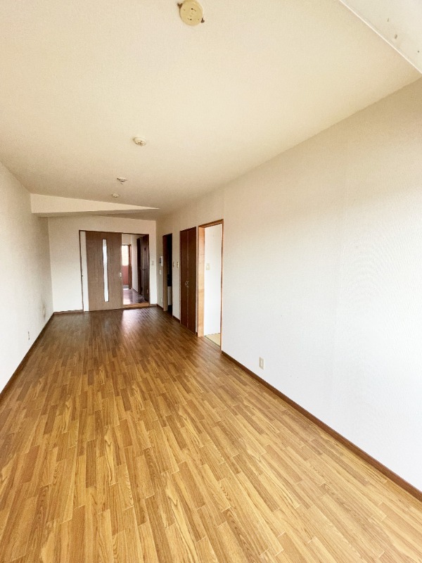 ��ʌ��n�s�ђ��T���ڂ̃}���V�����̋��ԁE���r���O