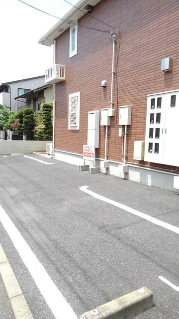 ��ʌ��@�c�s���L�P���ڂ̃A�p�[�g�̒��ԏ�