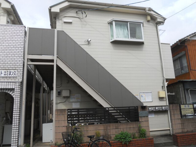 ��ʌ���z�s�厚���Ԃ̃A�p�[�g�̌����O��