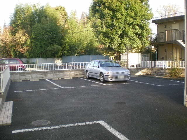 ��ʌ��������܎s�������a�c���P���ڂ̃A�p�[�g�̒��ԏ�