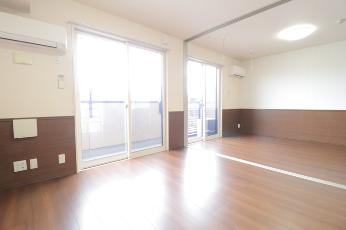 ��ʌ��z�J�s���C�N�^�E���X���ڂ̃A�p�[�g�̋��ԁE���r���O