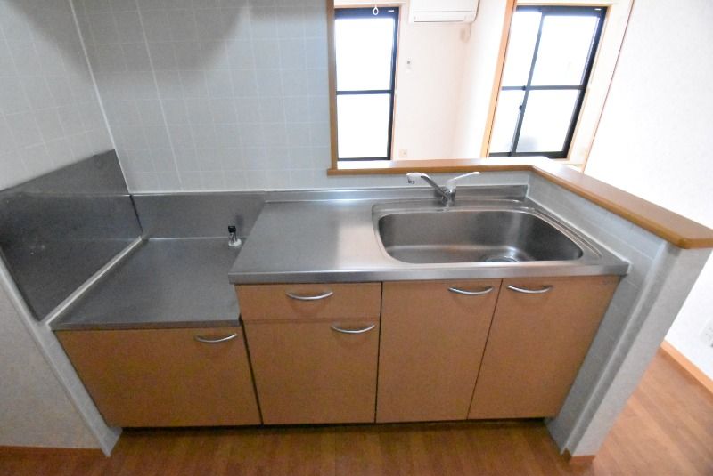 ��ʌ��z�J�s���z�J�Q���ڂ̃A�p�[�g�̃L�b�`��