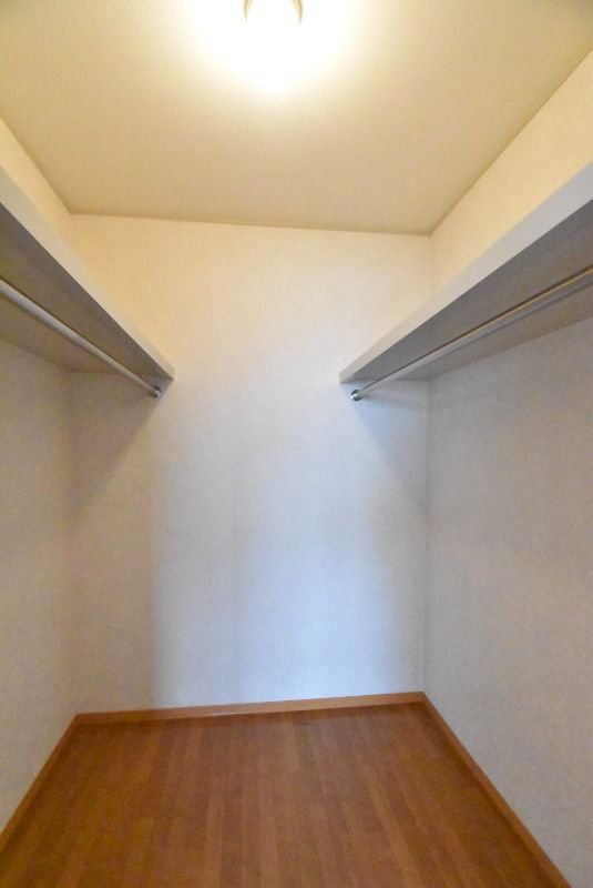 ��ʌ��z�J�s���z�J�Q���ڂ̃A�p�[�g�̎��[