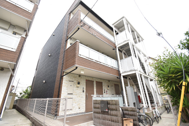 ��ʌ������s�����T����11-11�̃}���V�����̌����O��