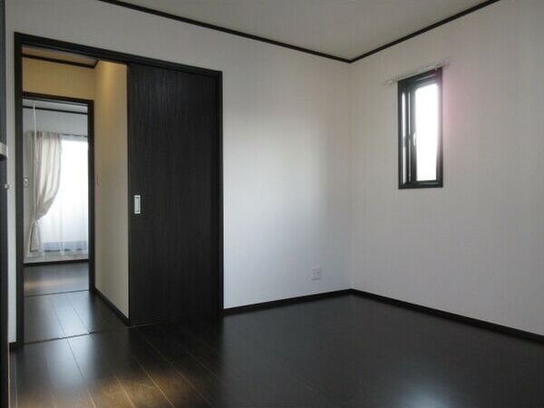 ��ʌ��@�c�s���m�؂S���ڂ̃e���X�n�E�X�̂��̑������E�X�y�[�X